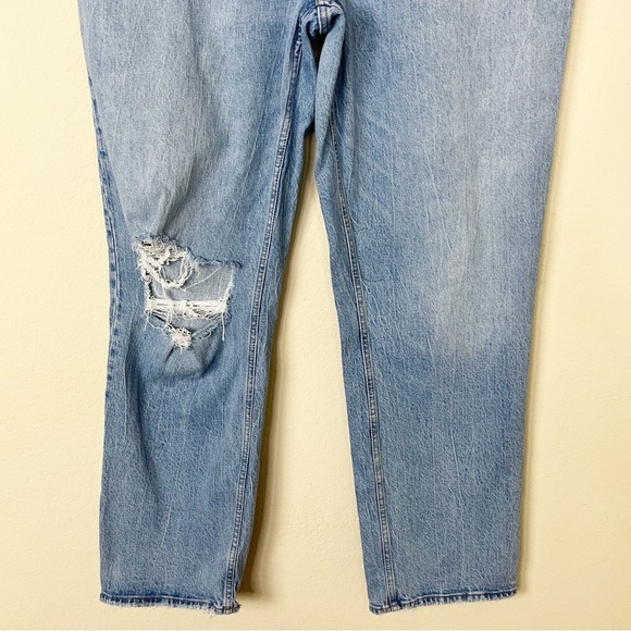 Abercrombie & Fitch The '90s Straight Ultra High Rise Distressed Jeans - Picture 3 of 11